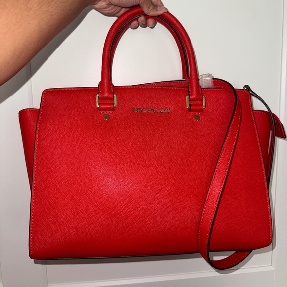 Michael Kors bag - Picture 1 of 3